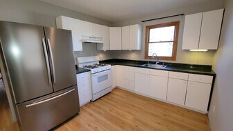 40 Calvert Ave, Unit 1 in West Babylon, NY - Building Photo