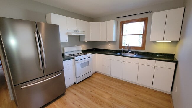 40 Calvert Ave, Unit 1