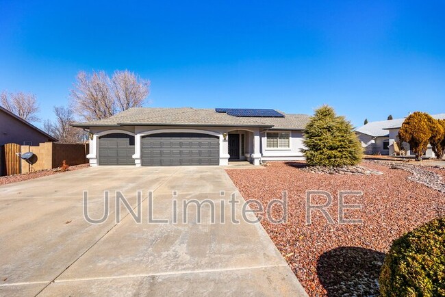 7486 E Peak Pl in Prescott Valley, AZ - Building Photo - Building Photo