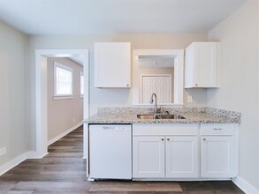 109 Porter St in La Marque, TX - Building Photo - Building Photo