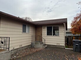 1710 6th St in Lewiston, ID - Building Photo