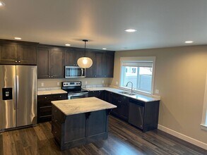 112 Vineyard Ln in Chelan, WA - Building Photo - Building Photo