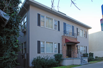 1322 H St in Sacramento, CA - Building Photo - Building Photo