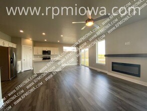 740 SE Drumlin Dr in Waukee, IA - Building Photo - Building Photo