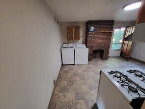 306 Amabell St, Unit Unit 2 in Pittsburgh, PA - Building Photo - Building Photo