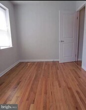 525 N 33rd St in Philadelphia, PA - Foto de edificio - Building Photo