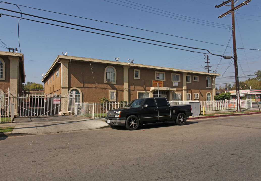 Villa Capri in Sepulveda, CA - Foto de edificio