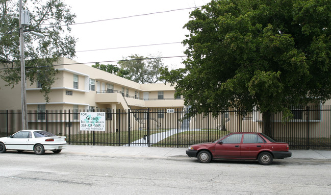 The Hillary in Miami, FL - Foto de edificio - Building Photo