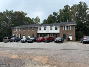 180 Chalfont Ln in Athens, GA - Building Photo - Building Photo