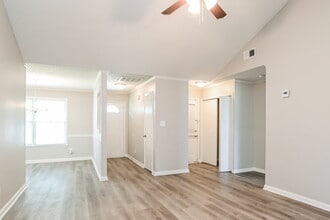 4040 Coopersdale Rd in Charlotte, NC - Building Photo - Building Photo