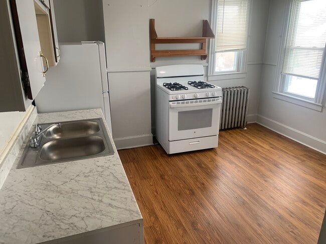 9 Sumner Park, Unit Unit 3 Upstairs in Rochester, NY - Building Photo - Building Photo