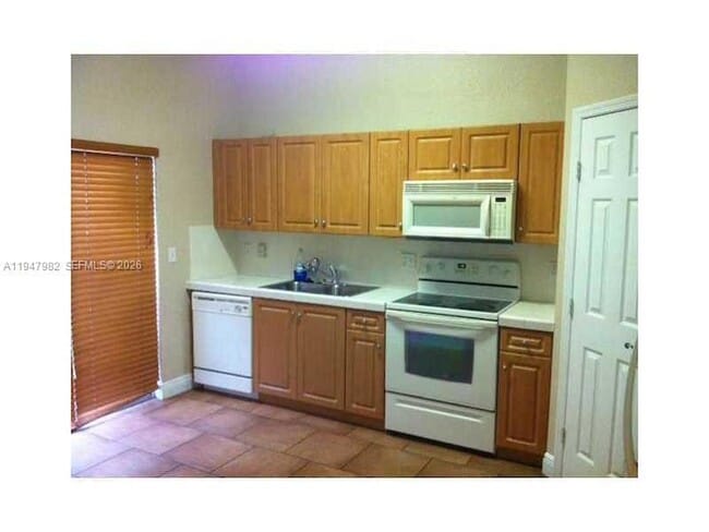 1979 SE 23rd Terrace, Unit 02-27 in Homestead, FL - Building Photo - Building Photo