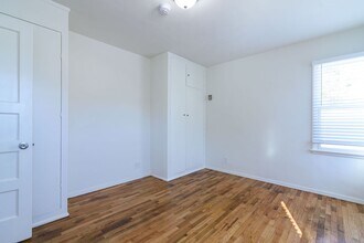 10474 Eastborne Ave in Los Angeles, CA - Building Photo - Building Photo