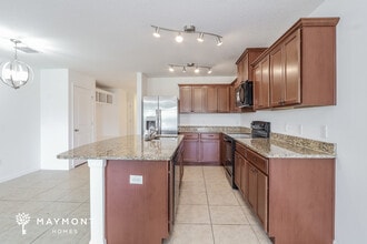 5756 Lacar Way in Lakeland, FL - Building Photo - Building Photo