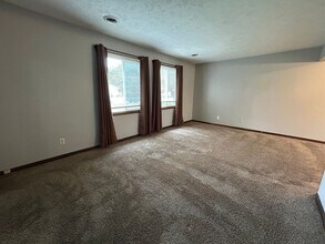 2423 Buttonwood Dr in Manhattan, KS - Building Photo - Building Photo