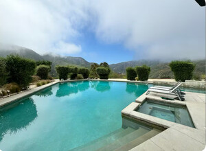 5757 Trancas Canyon Rd in Malibu, CA - Foto de edificio - Building Photo