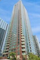 505 N McClurg Ct, Unit 2206 in Chicago, IL - Building Photo