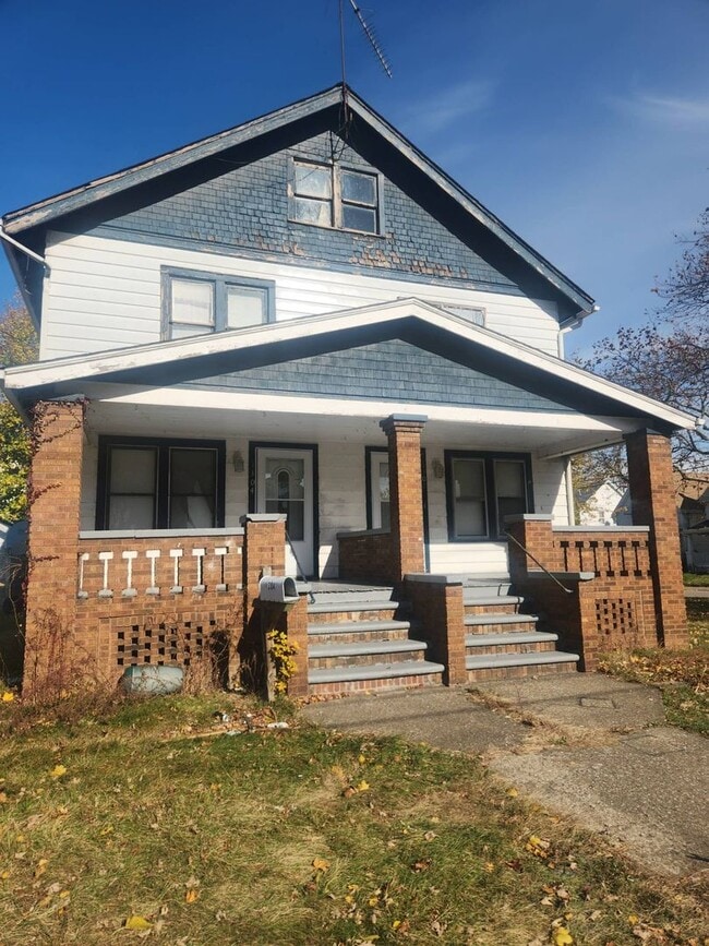 property at 1304-1304 W 5th St