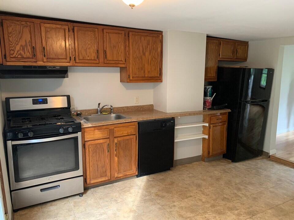 10 Factory St, Unit 2 in Sandwich, MA - Building Photo