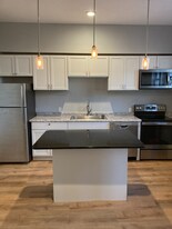 912 5th St SW in Willmar, MN - Building Photo