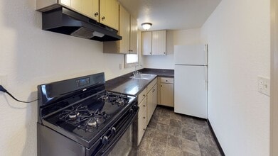 464 Poplar St in Meadville, PA - Building Photo - Building Photo