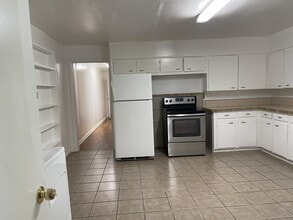 403 W 13th in Ada, OK - Building Photo - Building Photo