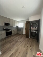 3543 Homeland Dr in Los Angeles, CA - Building Photo - Building Photo