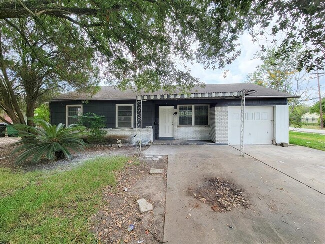 10302 Chesterfield Dr in Houston, TX - Building Photo - Building Photo