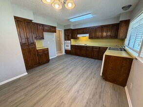 4510 Briarwick St in San Antonio, TX - Building Photo - Building Photo