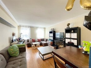 321 Larchmont Acres in Larchmont, NY - Building Photo - Building Photo