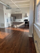 215 W Maple St in Milwaukee, WI - Building Photo - Building Photo
