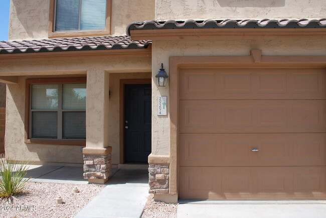 25254 W Clanton Ave in Buckeye, AZ - Foto de edificio - Building Photo