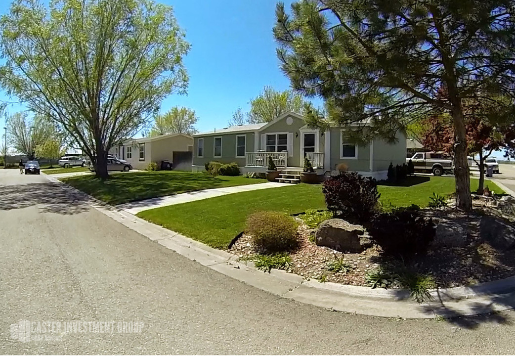 Westwind Manor Mobile Home Park in Mountain Home, ID - Foto de edificio