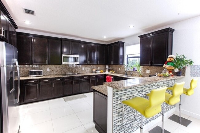 9970 NW 87th Terrace in Doral, FL - Building Photo - Building Photo