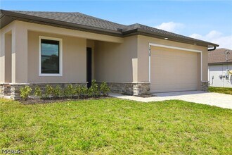 2630 NW 23rd Ave in Cape Coral, FL - Building Photo - Building Photo