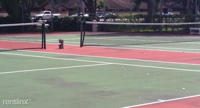 2091 NW 96th Terrace in Pembroke Pines, FL - Foto de edificio - Building Photo