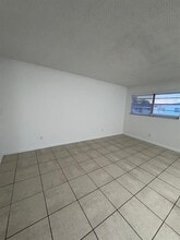 6001 NW 7th St in Margate, FL - Building Photo - Building Photo