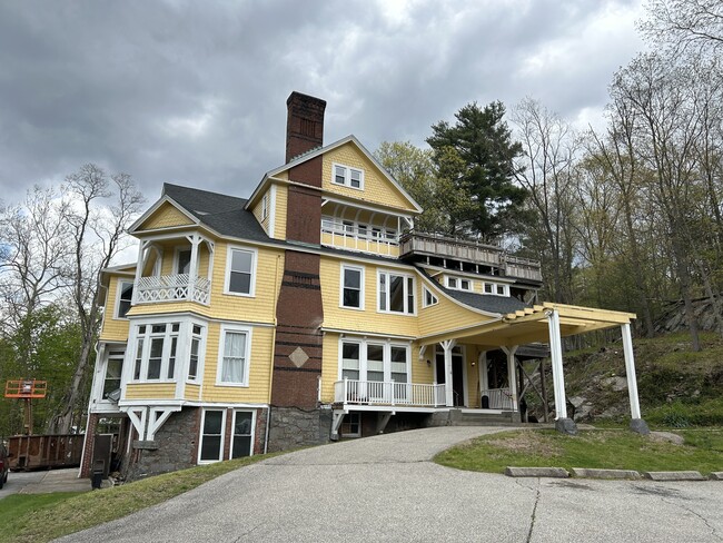 6 Beech Dr