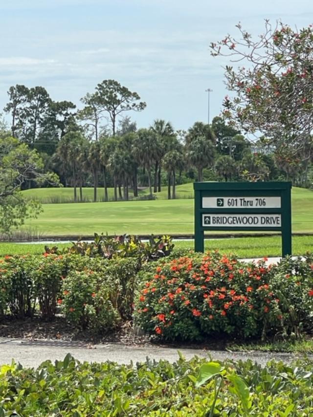 609 Bridgewood Dr in Boca Raton, FL - Foto de edificio - Building Photo