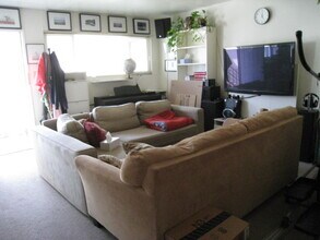 1110 Stannage Ave, Unit stannage in Albany, CA - Foto de edificio - Building Photo