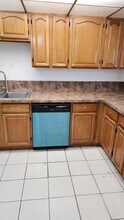 10000 NW 80th Ct, Unit 2415 in Hialeah Gardens, FL - Building Photo - Building Photo