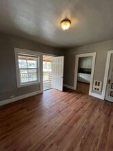 93754 Newport Ln in Coos Bay, OR - Foto de edificio - Building Photo