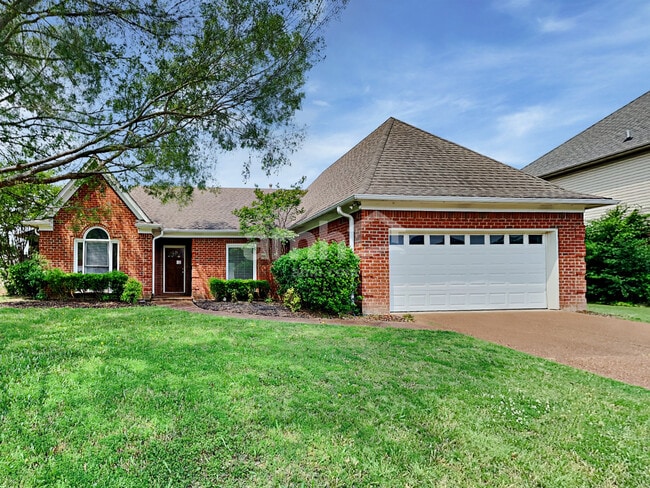 property at 1641 Kings Pond Cv