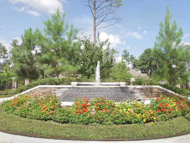 Raveneaux in Houston, TX - Building Photo