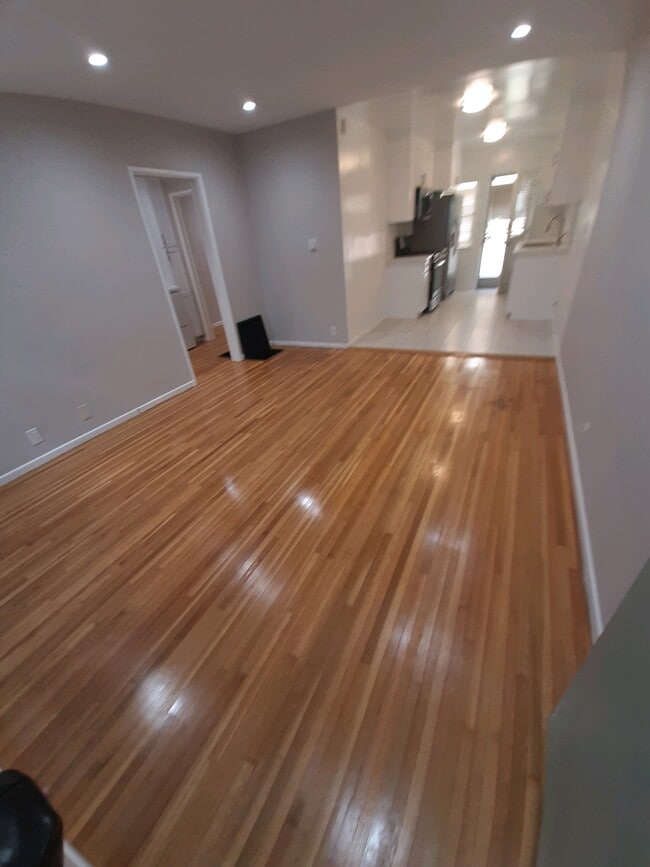 1318 19th St in Santa Monica, CA - Foto de edificio - Building Photo