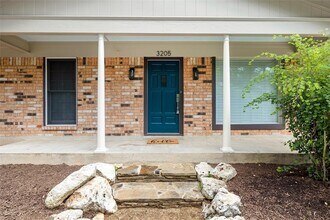 3205 Santa Monica Dr in Austin, TX - Building Photo - Building Photo