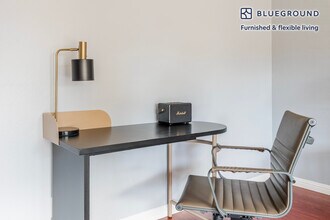 235 Arlington Rd in Redwood City, CA - Foto de edificio - Building Photo