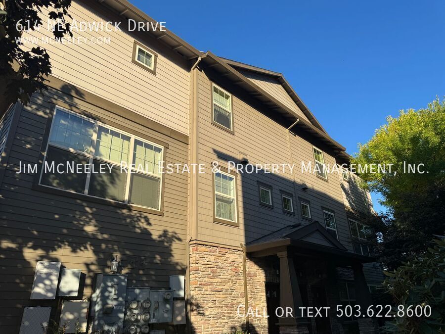 614 NE Adwick Dr in Beaverton, OR - Building Photo