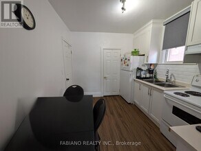 1038 Dovercourt Rd in Toronto, ON - Building Photo - Building Photo