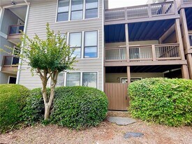 320 Park Ridge Cir in Marietta, GA - Building Photo